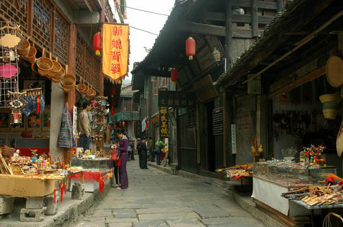 E線(xiàn)：張家界、猛洞河、芙蓉鎮(zhèn)、黃龍洞經(jīng)典四日游（純玩）